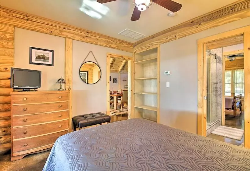 Twin Acres Scenic Ranch In Texas Hill Country