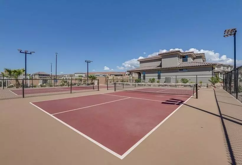 Patio, Game Room & Pool Access: Washington Gem
