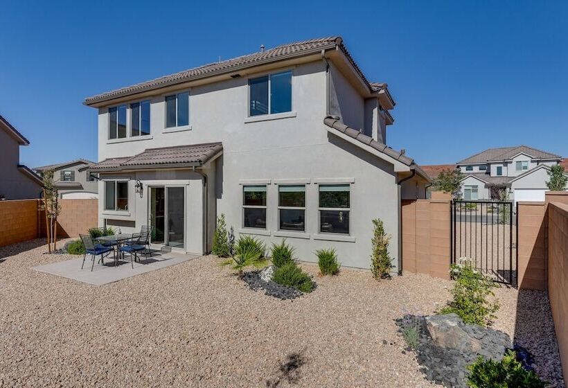 Patio, Game Room & Pool Access: Washington Gem