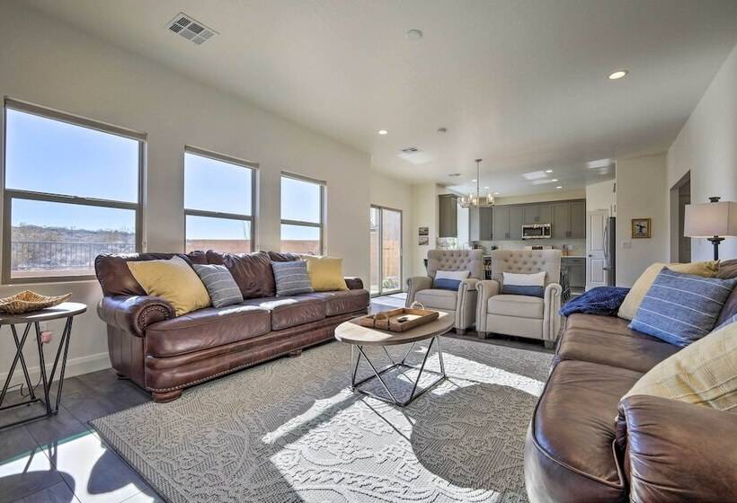 Patio, Game Room & Pool Access: Washington Gem