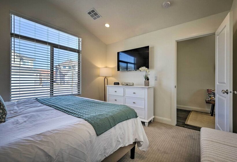 Patio, Game Room & Pool Access: Washington Gem