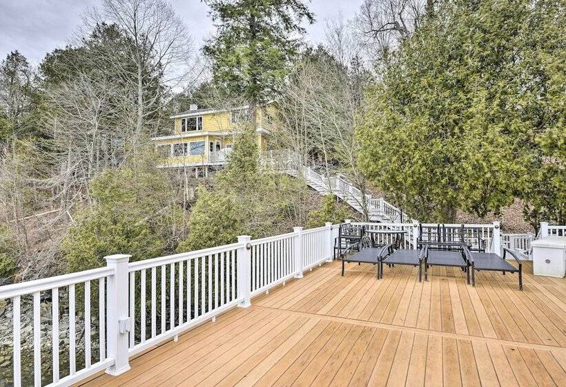 Waterfront Cottage On Sawmill Bay W/ Deck!