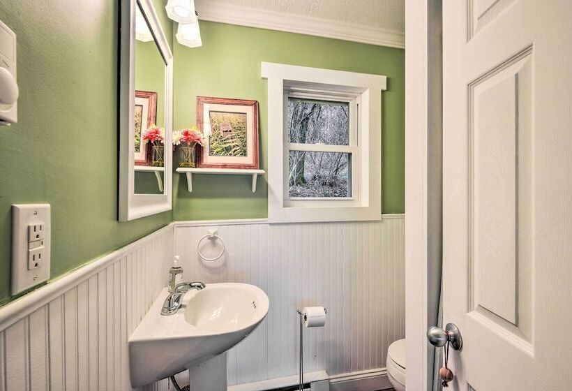 Waterfront Cottage On Sawmill Bay W/ Deck!