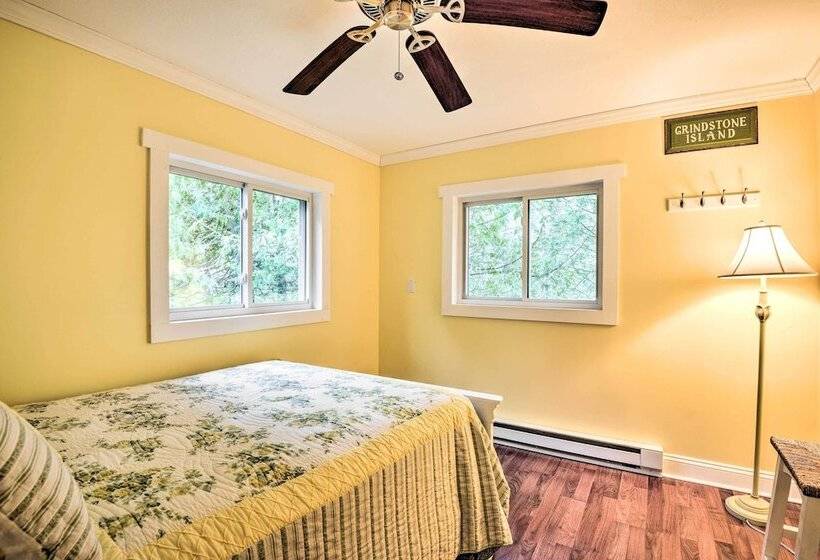 Waterfront Cottage On Sawmill Bay W/ Deck!