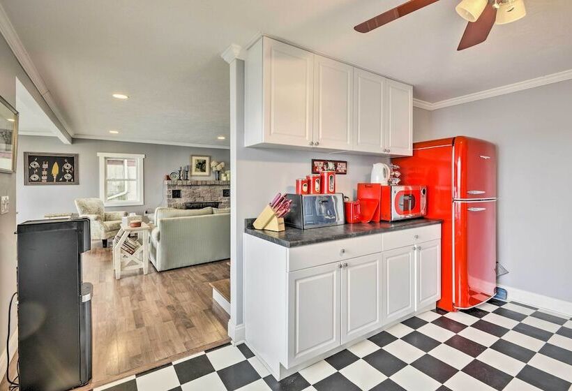 Waterfront Cottage On Sawmill Bay W/ Deck!