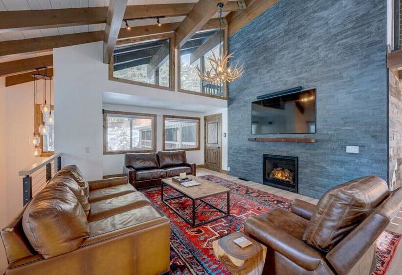 2br Cabin W Office And Outdoor Deck