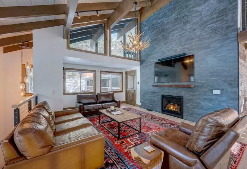 2br Cabin W Office And Outdoor Deck