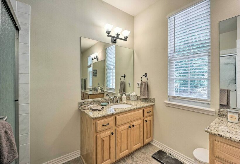 Beautiful Bella Vista Home W/ Private Deck!