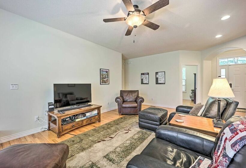 Beautiful Bella Vista Home W/ Private Deck!