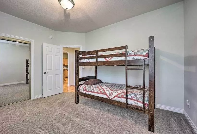 Beautiful Bella Vista Home W/ Private Deck!
