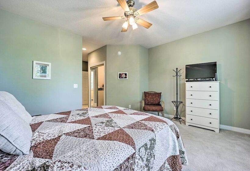 Beautiful Bella Vista Home W/ Private Deck!