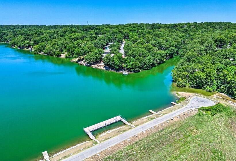 Beautiful Bella Vista Home W/ Private Deck!