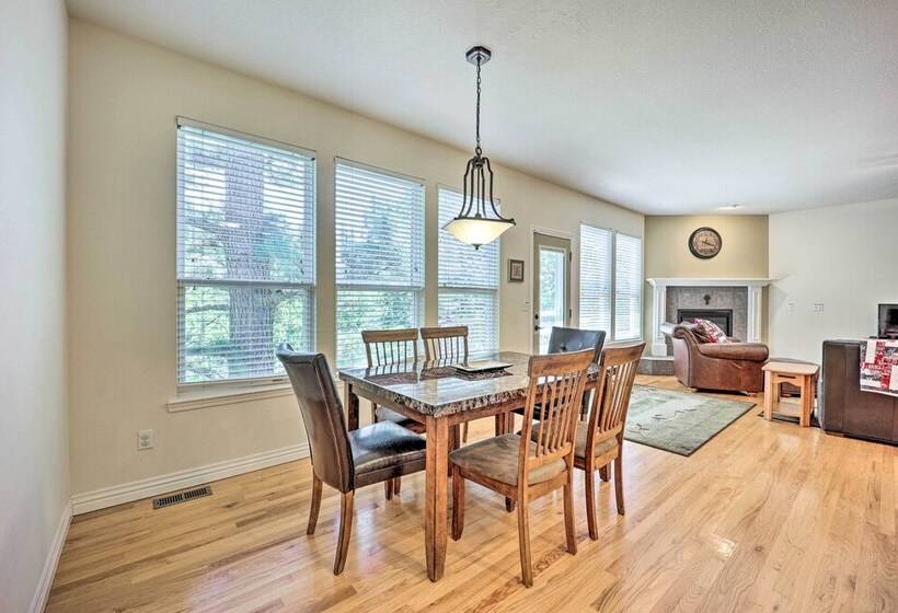 Beautiful Bella Vista Home W/ Private Deck!