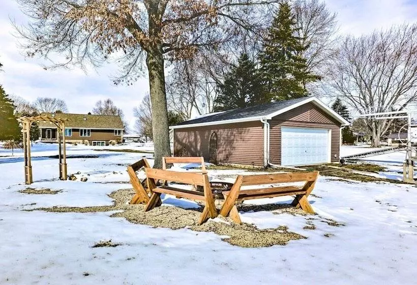 Beaver Dam Lake Retreat W/ Fire Pit & Dock!