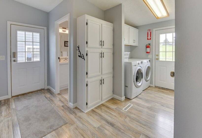 Black Hills Home ~ 6 Mi To Custer State Park!