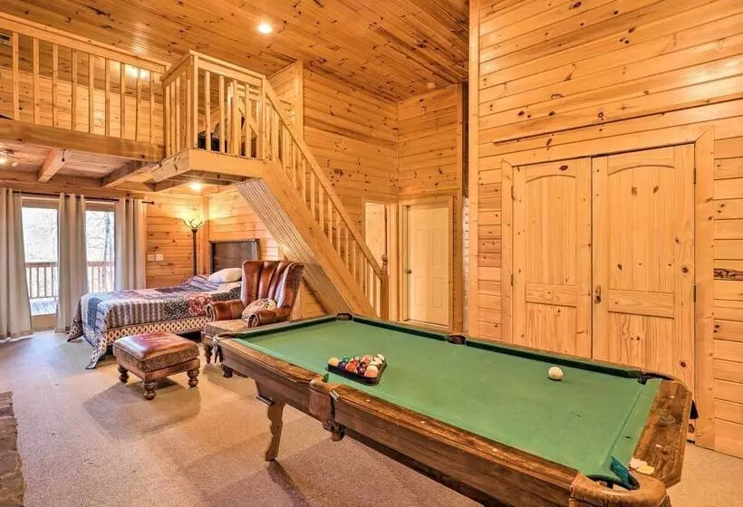 Bryson City Cabin W/ Private Hot Tub & Game Room