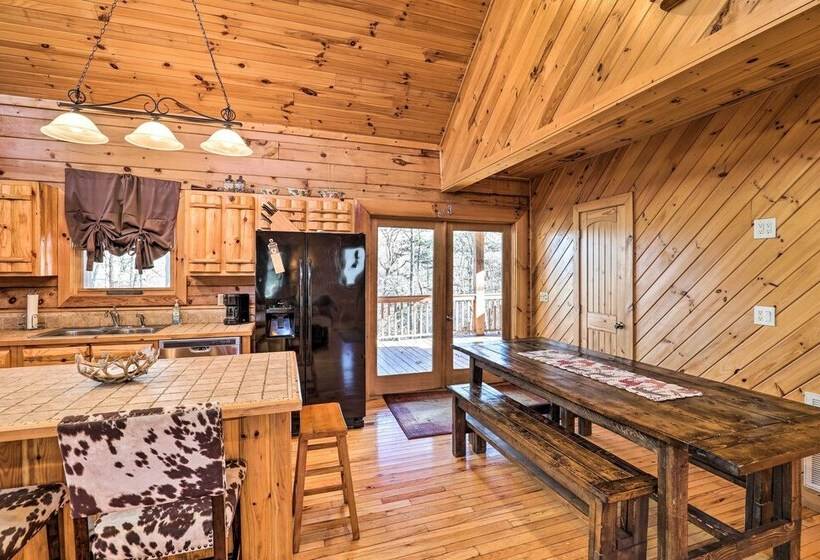 Bryson City Cabin W/ Private Hot Tub & Game Room