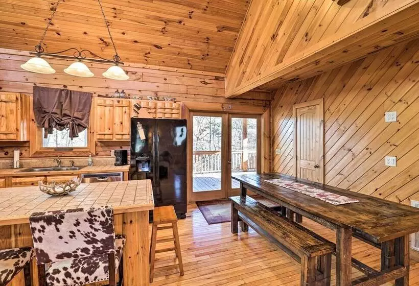 Bryson City Cabin W/ Private Hot Tub & Game Room