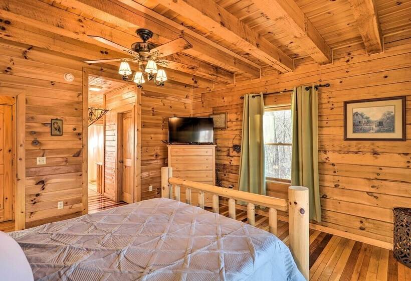 Bryson City Cabin W/ Private Hot Tub & Game Room