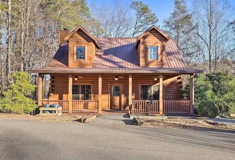 Bryson City Cabin W/ Private Hot Tub & Game Room