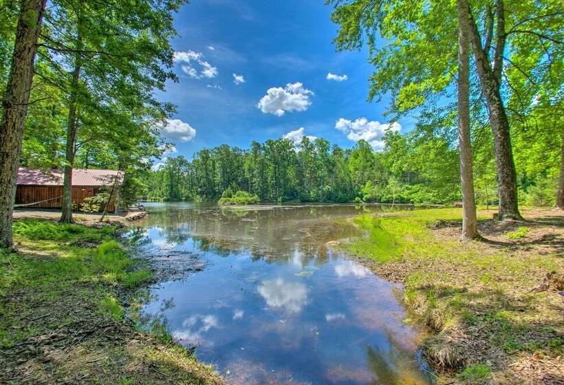 Charming Lakefront Cabin: Fish, Hike & More!