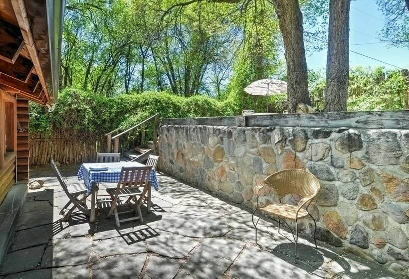 Charming Santa Fe Studio Cabin W/ Patio & Yard!