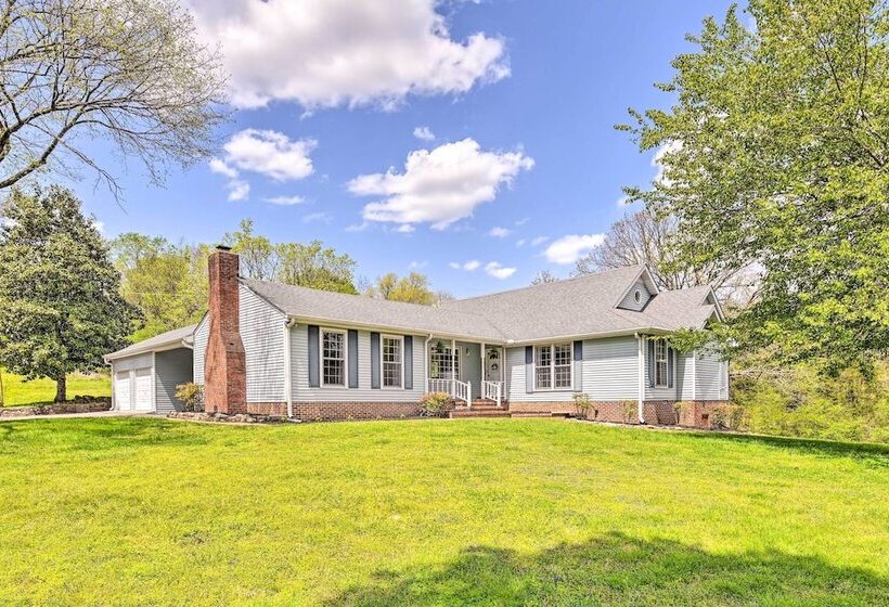 Chic Nashville Area Retreat W/ Private Pool!