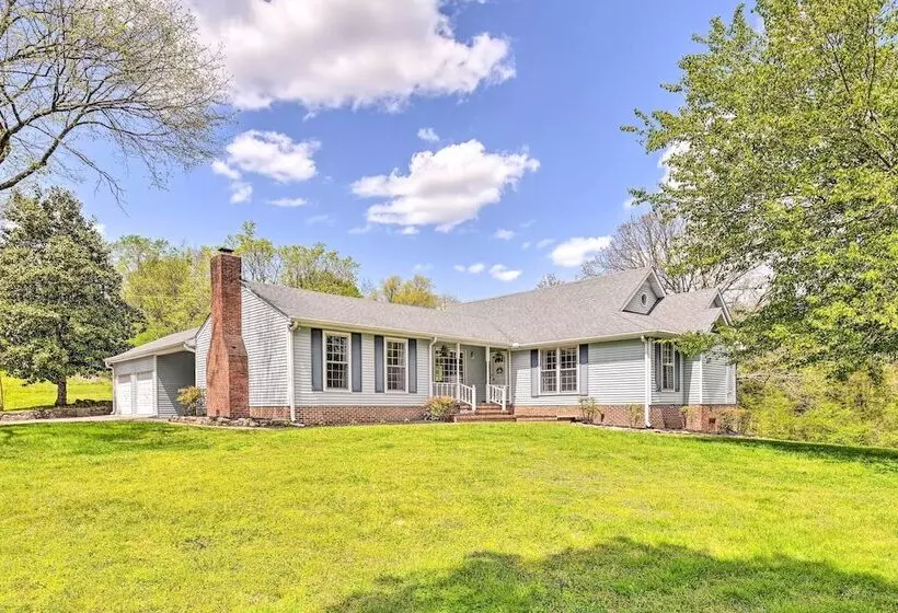 Chic Nashville Area Retreat W/ Private Pool!