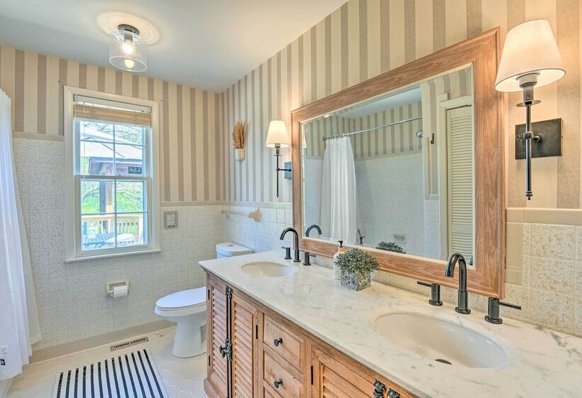 Chic Nashville Area Retreat W/ Private Pool!