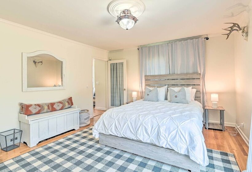 Chic Nashville Area Retreat W/ Private Pool!