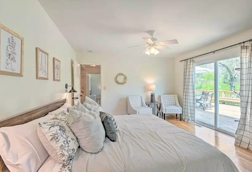 Chic Nashville Area Retreat W/ Private Pool!