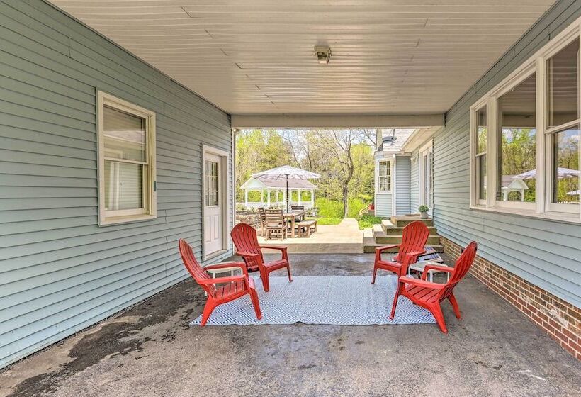Chic Nashville Area Retreat W/ Private Pool!