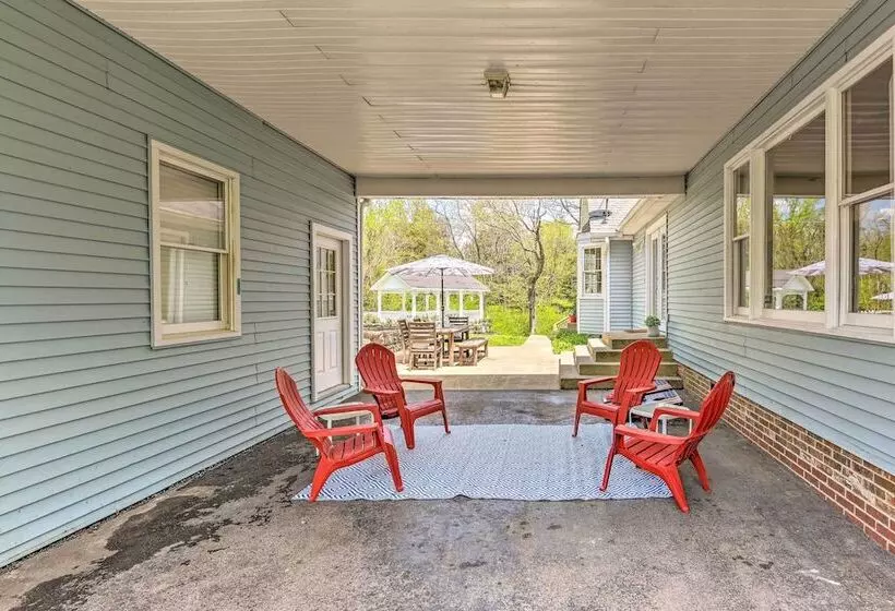 Chic Nashville Area Retreat W/ Private Pool!