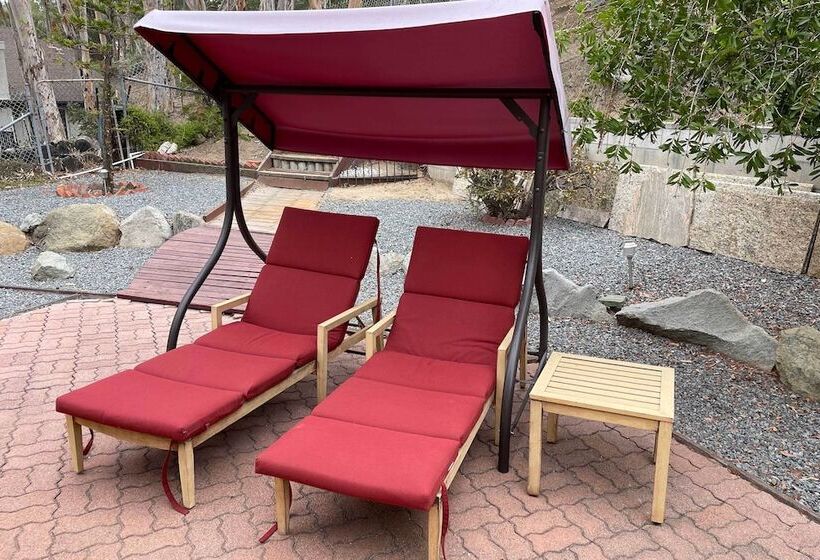 Colorful El Cajon Gem: Deck, Garden & Valley Views