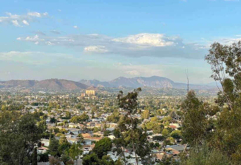 Colorful El Cajon Gem: Deck, Garden & Valley Views