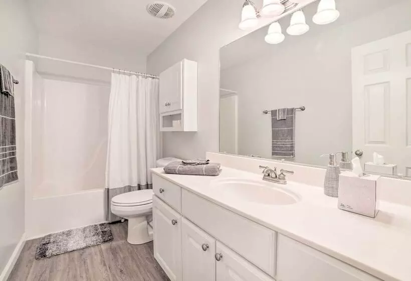 Country Chic Home W/ Fire Pit, Steps To Lake!