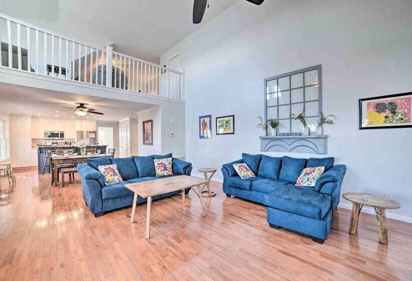 Country Chic Home W/ Fire Pit, Steps To Lake!