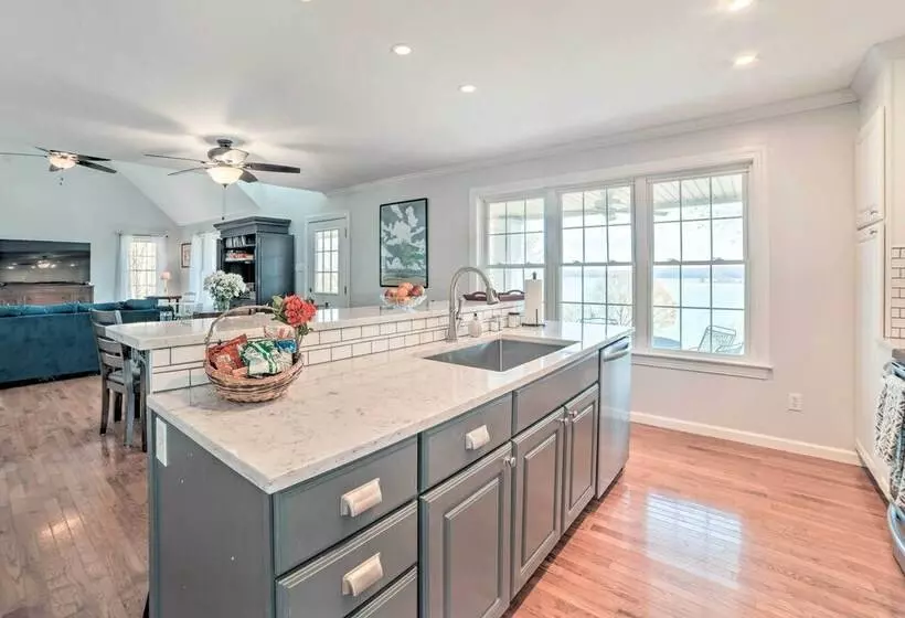 Country Chic Home W/ Fire Pit, Steps To Lake!