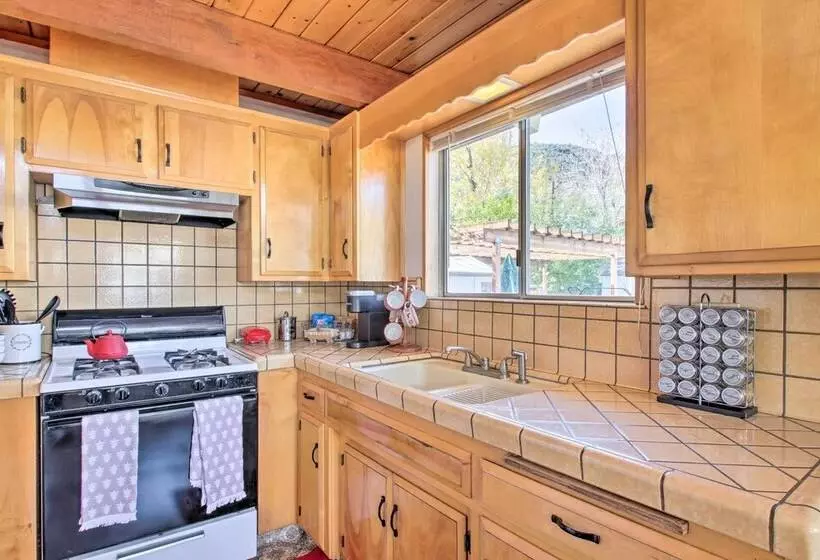 Cozy Cabin W/ Deck   Near Frazier Mtn Park