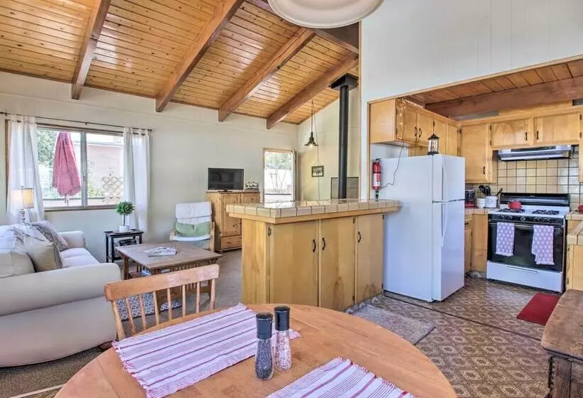 Cozy Cabin W/ Deck   Near Frazier Mtn Park