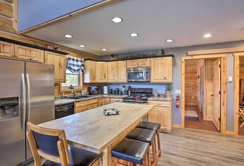 Cozy & Private Custer Cabin W/ Hiking On Site