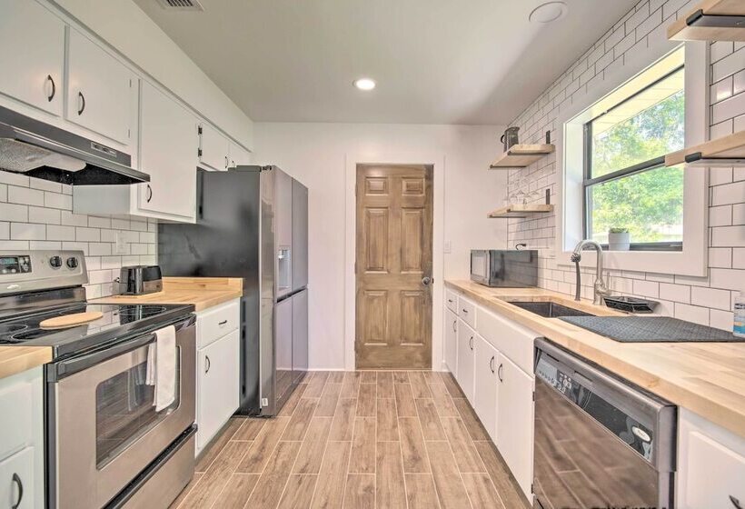 Cozy Retreat, 7 Mi To World Equestrian Center