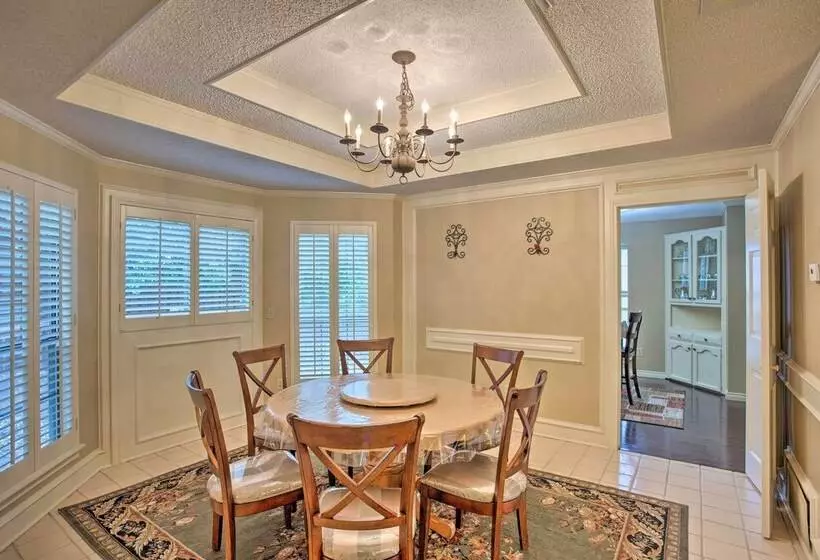 Pool Table, Patio & Grill: Idyllic Mckinney Home