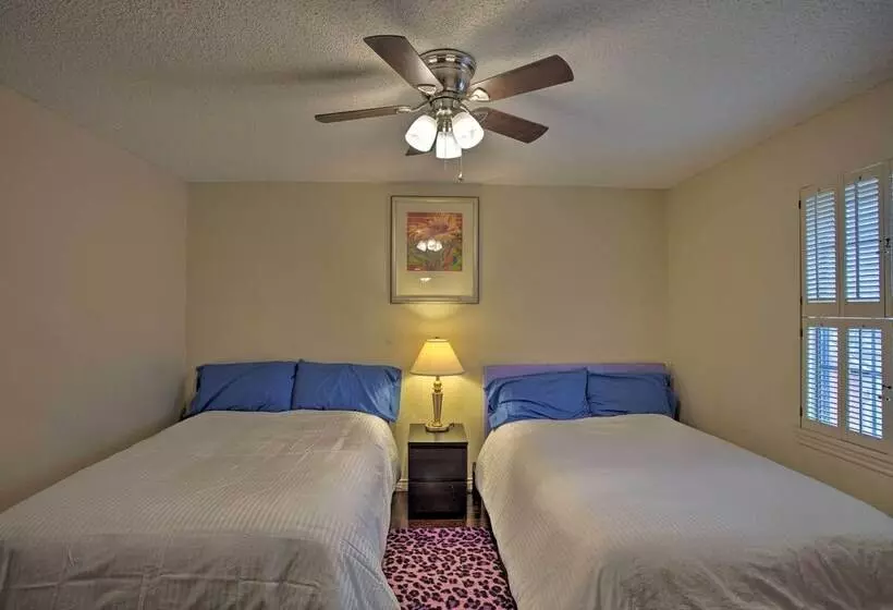 Pool Table, Patio & Grill: Idyllic Mckinney Home