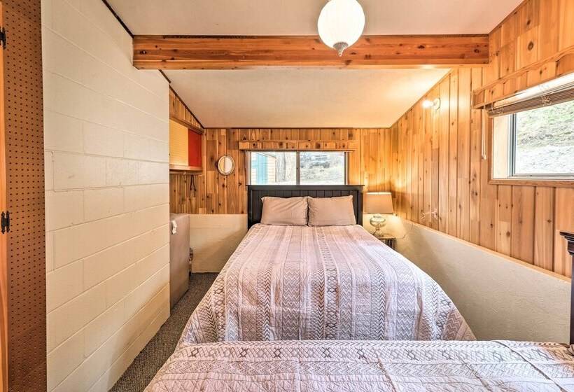 Flathead Lake Waterfront Cabin W/ Dock & Kayaks