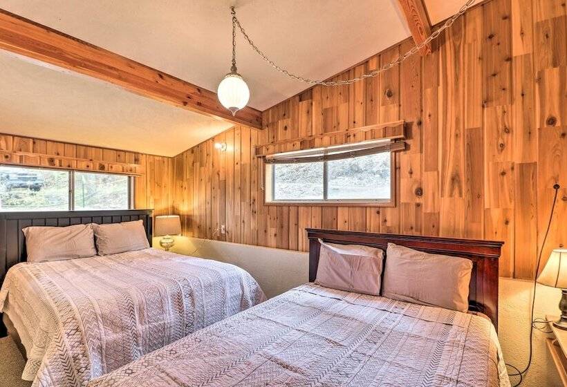 Flathead Lake Waterfront Cabin W/ Dock & Kayaks