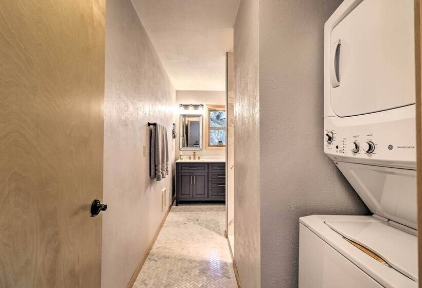 Flathead Lake Waterfront Cabin W/ Dock & Kayaks