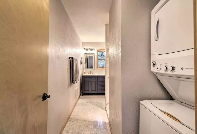 Flathead Lake Waterfront Cabin W/ Dock & Kayaks