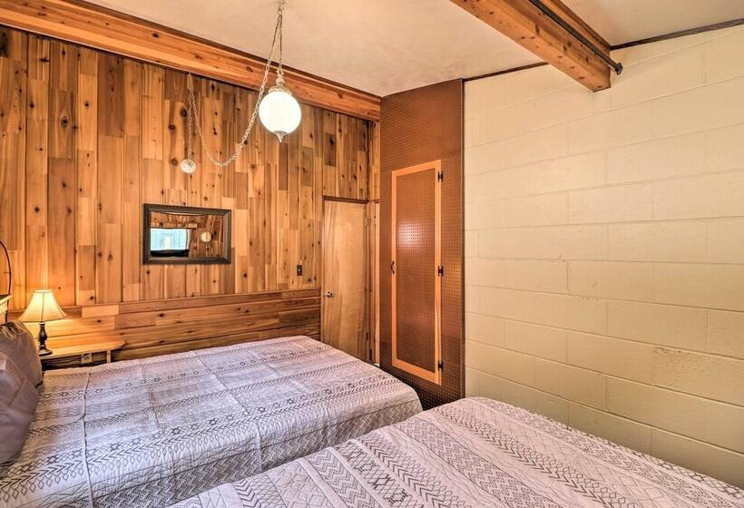 Flathead Lake Waterfront Cabin W/ Dock & Kayaks