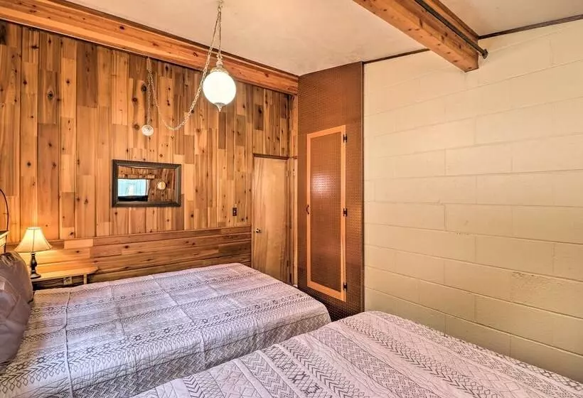 Flathead Lake Waterfront Cabin W/ Dock & Kayaks